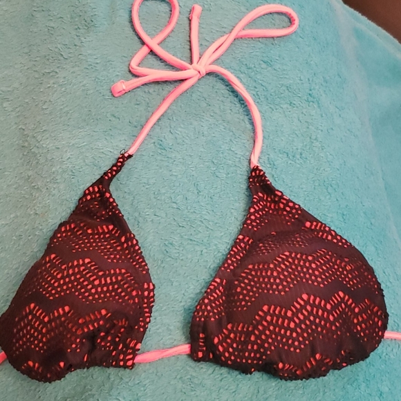 Bikini - Picture 3 of 4